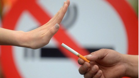 西安高科学院政工部、学生管理科校园禁烟倡议书